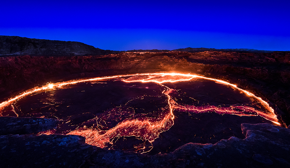 Kīlauea exposed lava lakes volcanoes